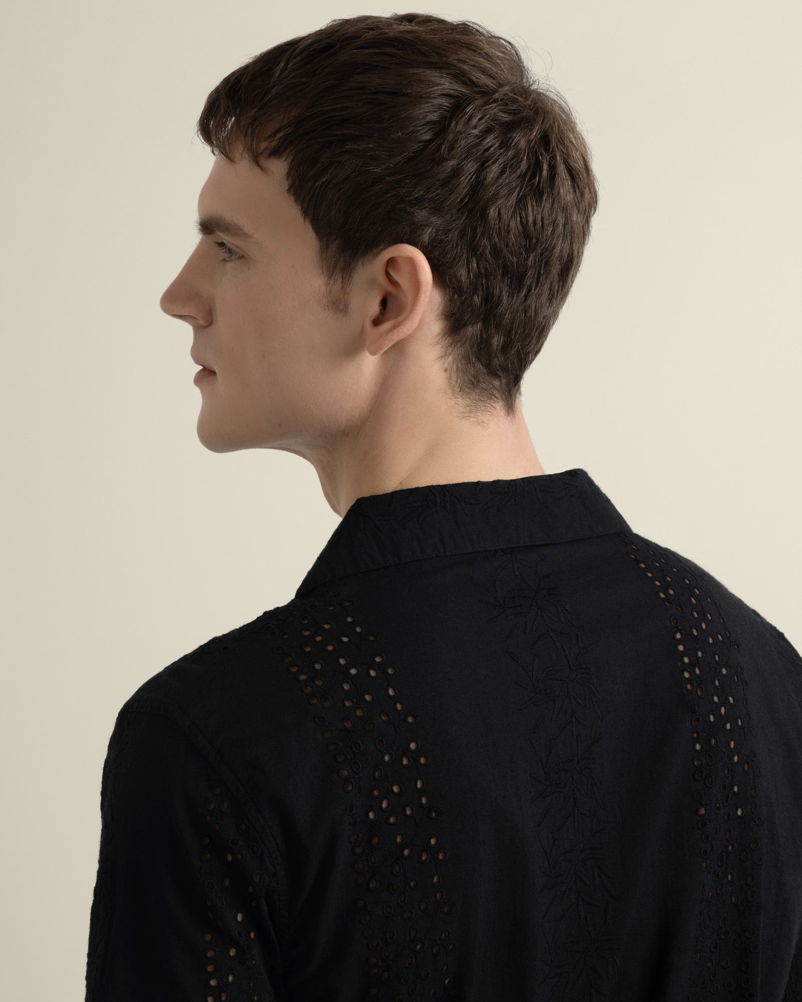 Kari - Leaf Embossed Short Sleeve Shirt