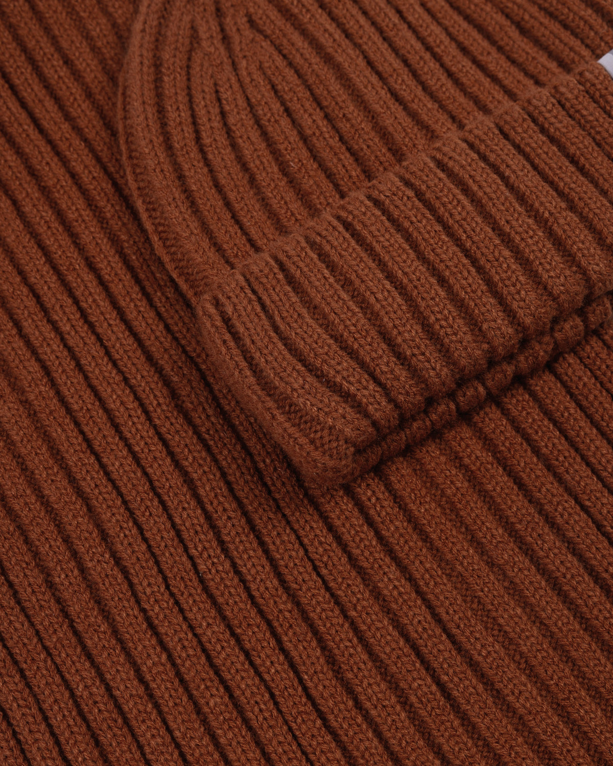 Daven – Rust Ribbed Knit Beanie &amp; Scarf Box