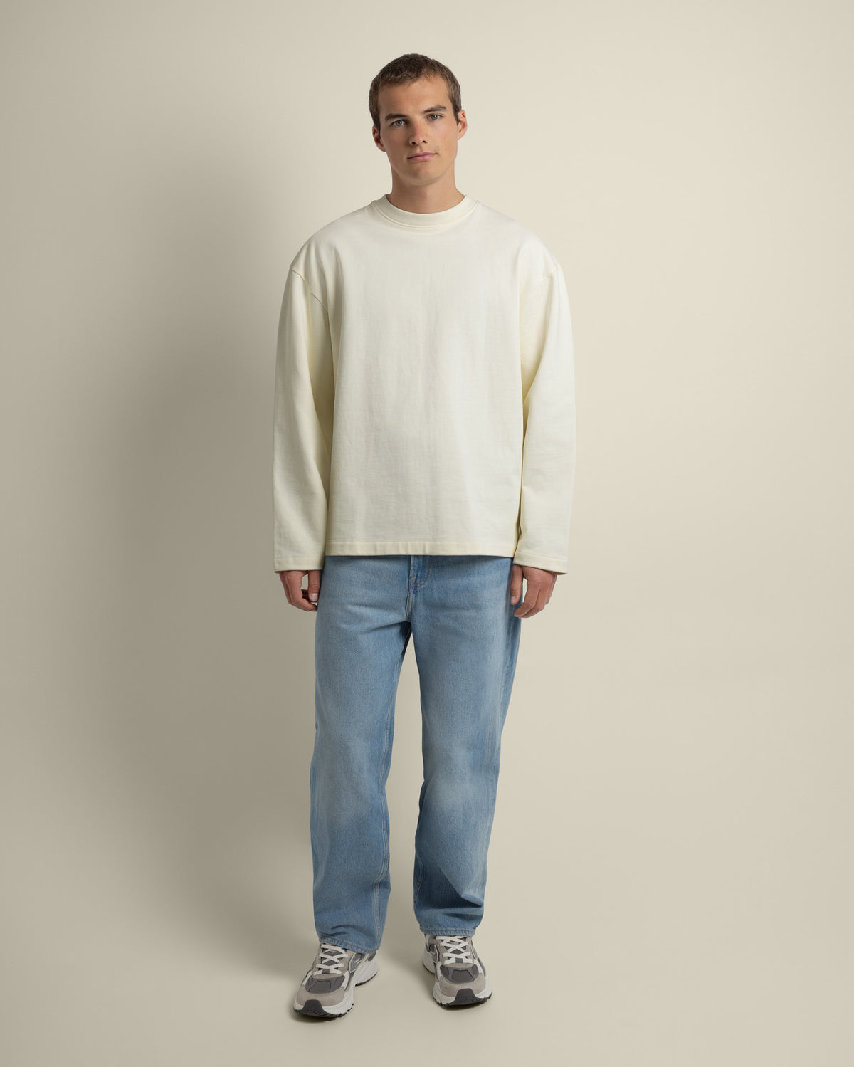 Praesto - Oversized Stepped Hem Sweatshirt