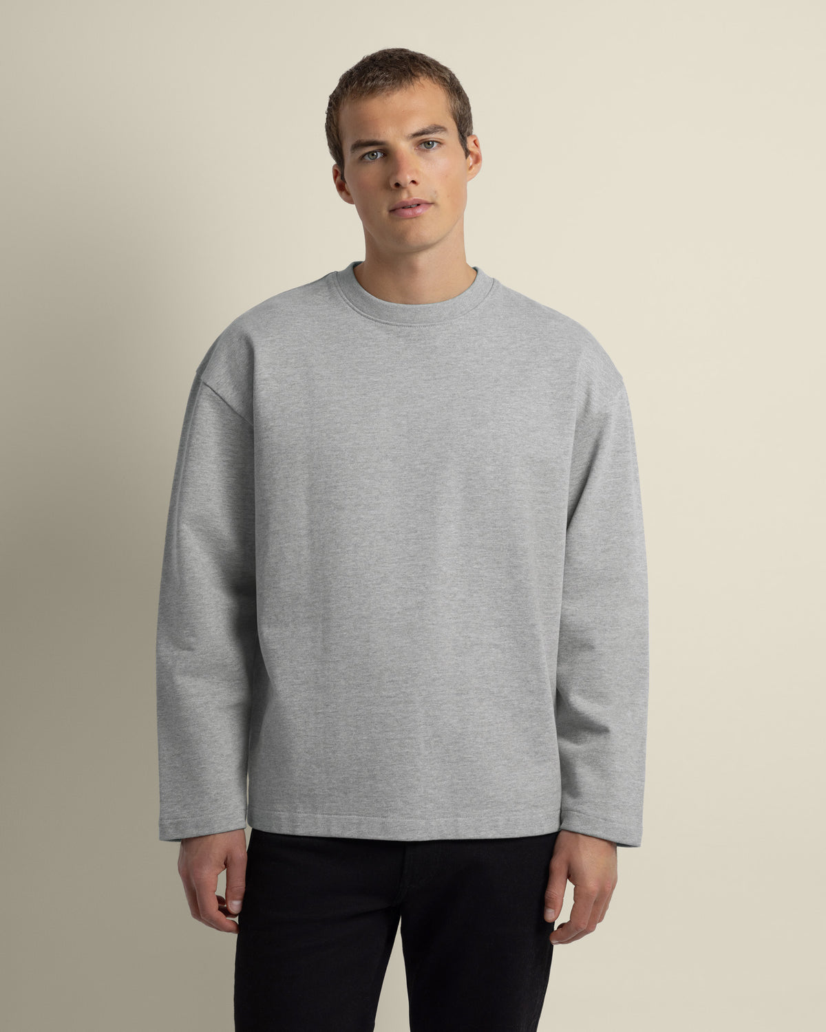 Praesto - Oversized Stepped Hem Sweatshirt