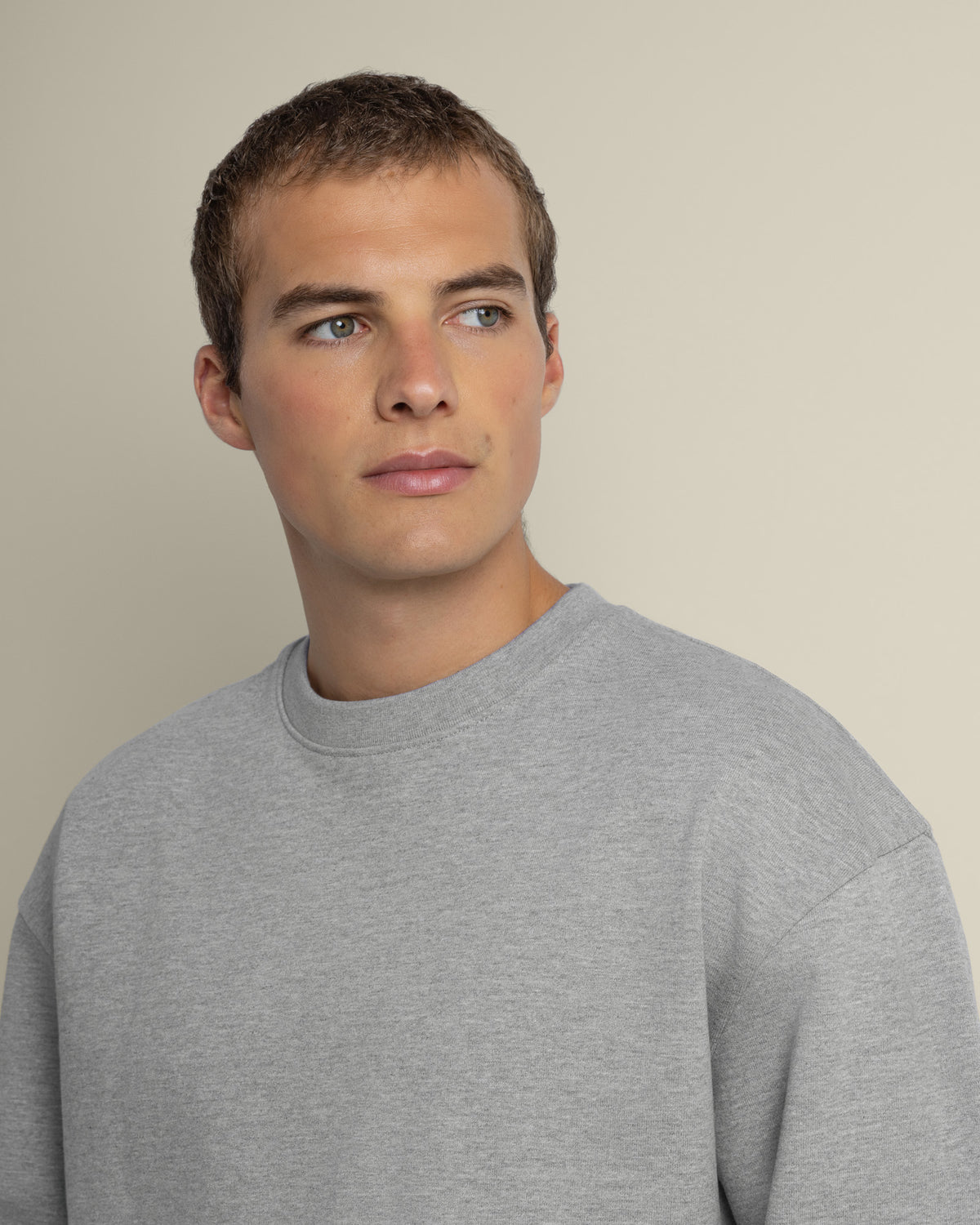 Praesto - Oversized Stepped Hem Sweatshirt