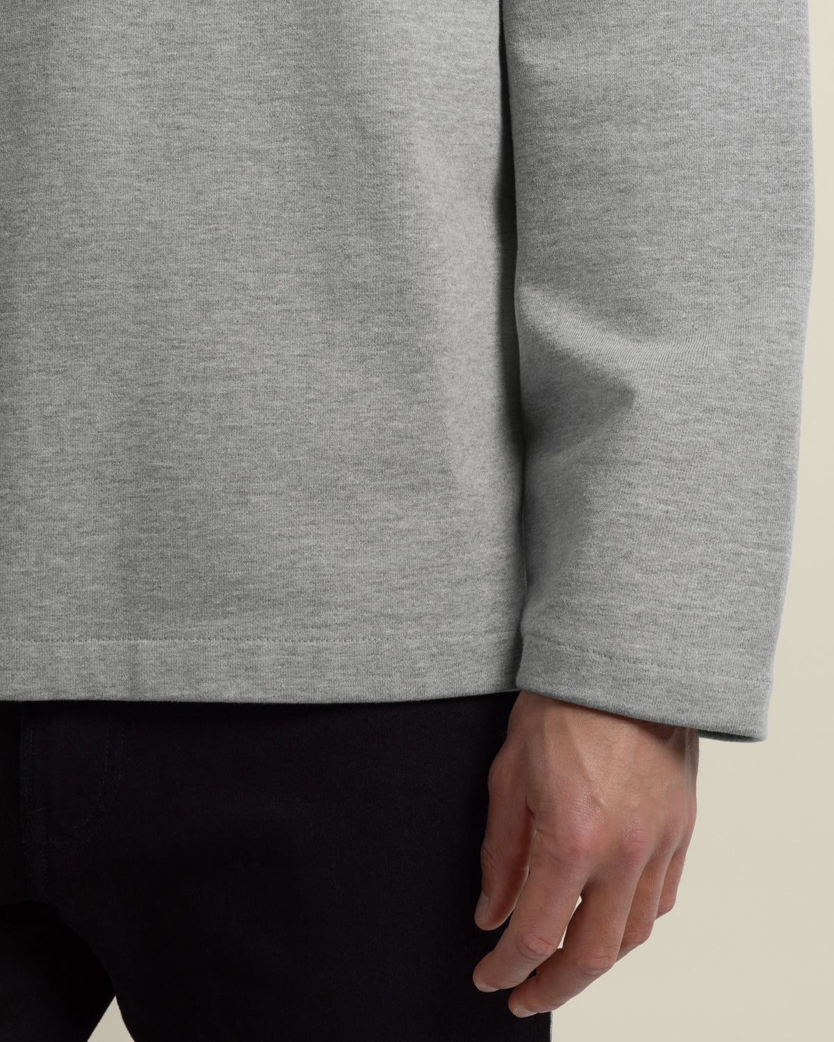 Praesto - Oversized Stepped Hem Sweatshirt