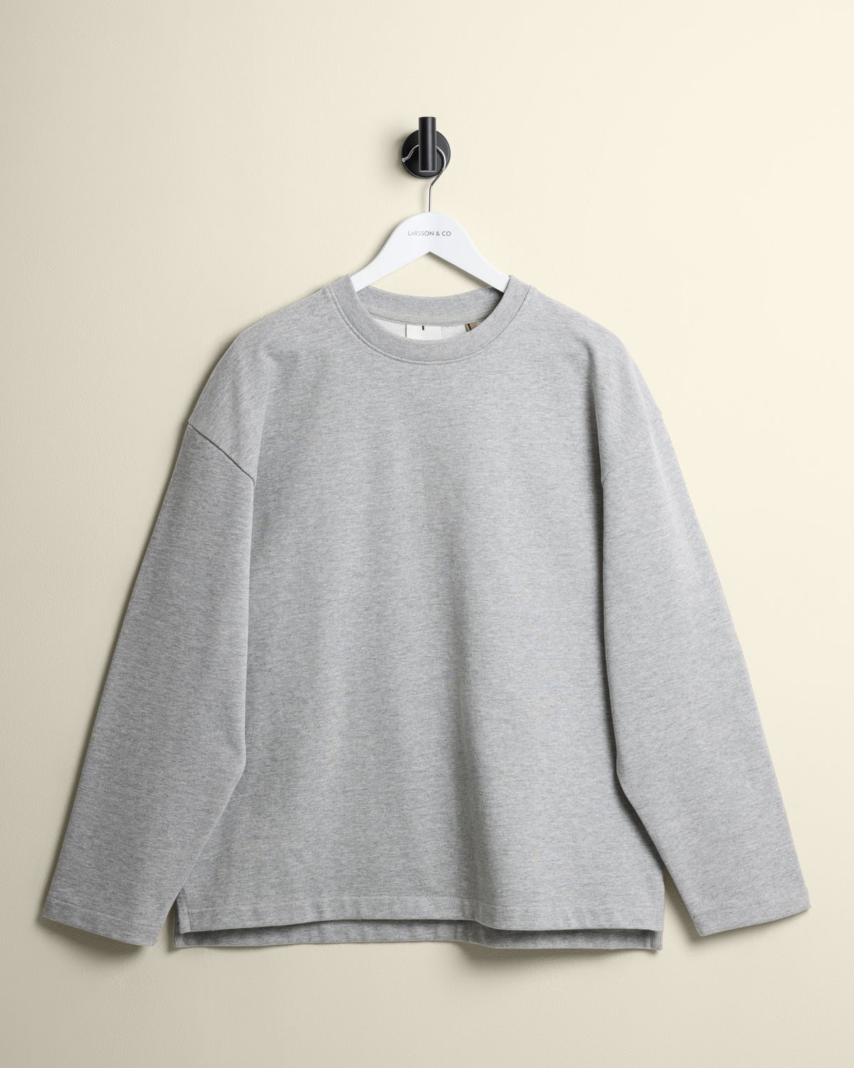 Praesto - Oversized Stepped Hem Sweatshirt