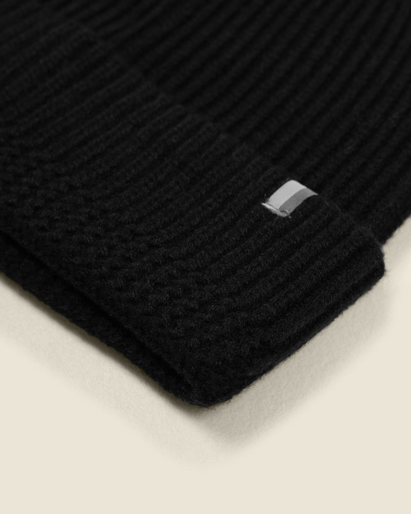 Larsson &amp; Co Men’s Tornio Black &amp; Burgundy 2 Pack Knitted Beanie Hat