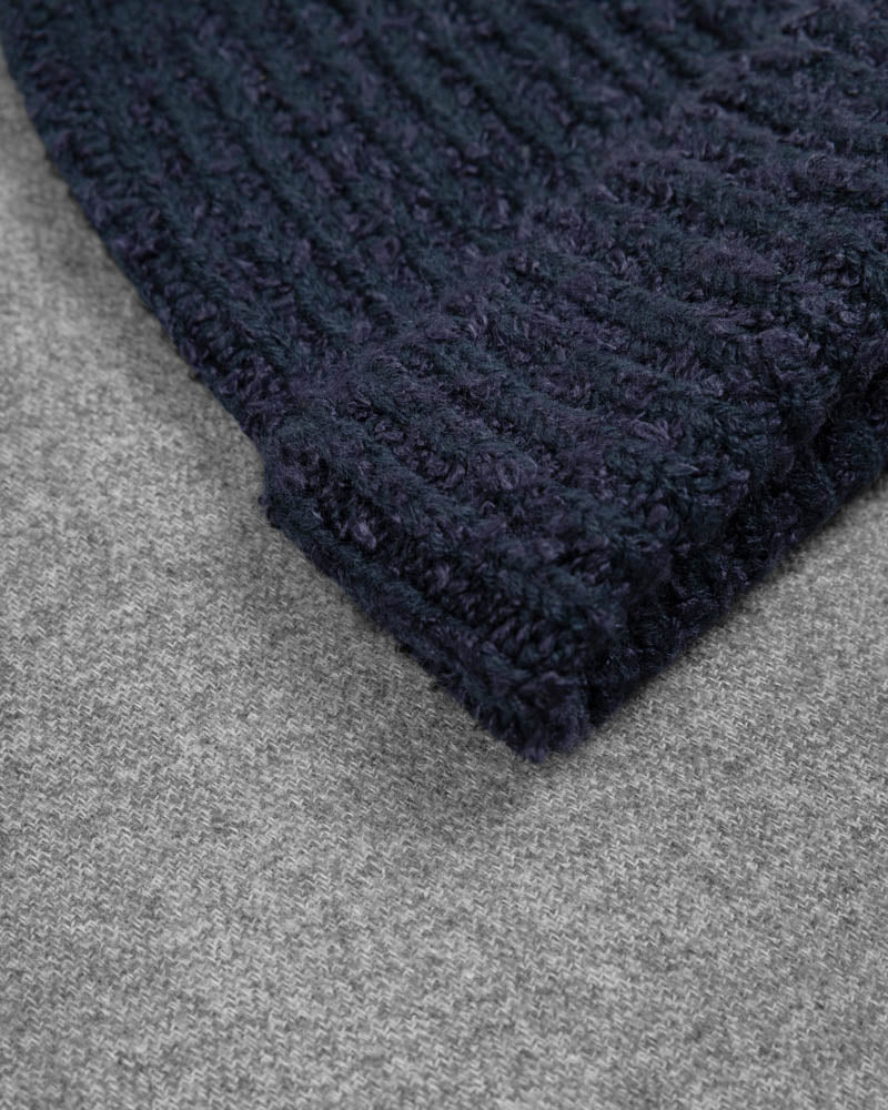 Larsson &amp; Co Men’s Ikalis Grey Scarf &amp; Navy Boucle Beanie Set