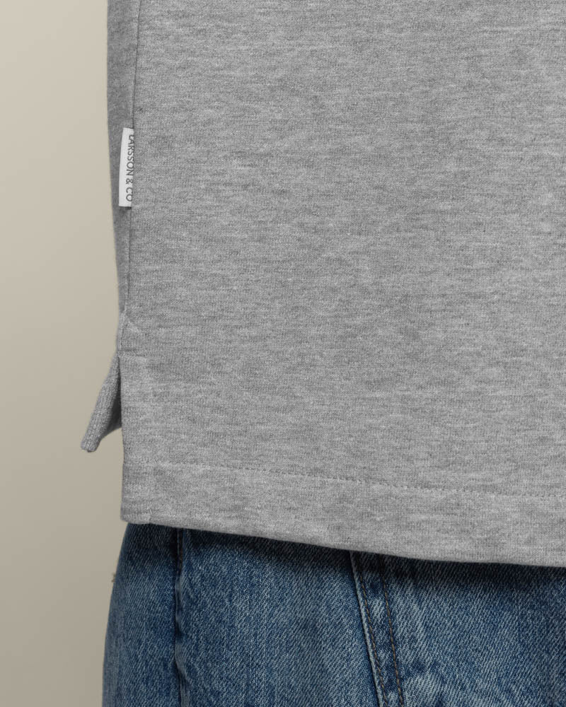 Praesto - Oversized Stepped Hem Sweatshirt